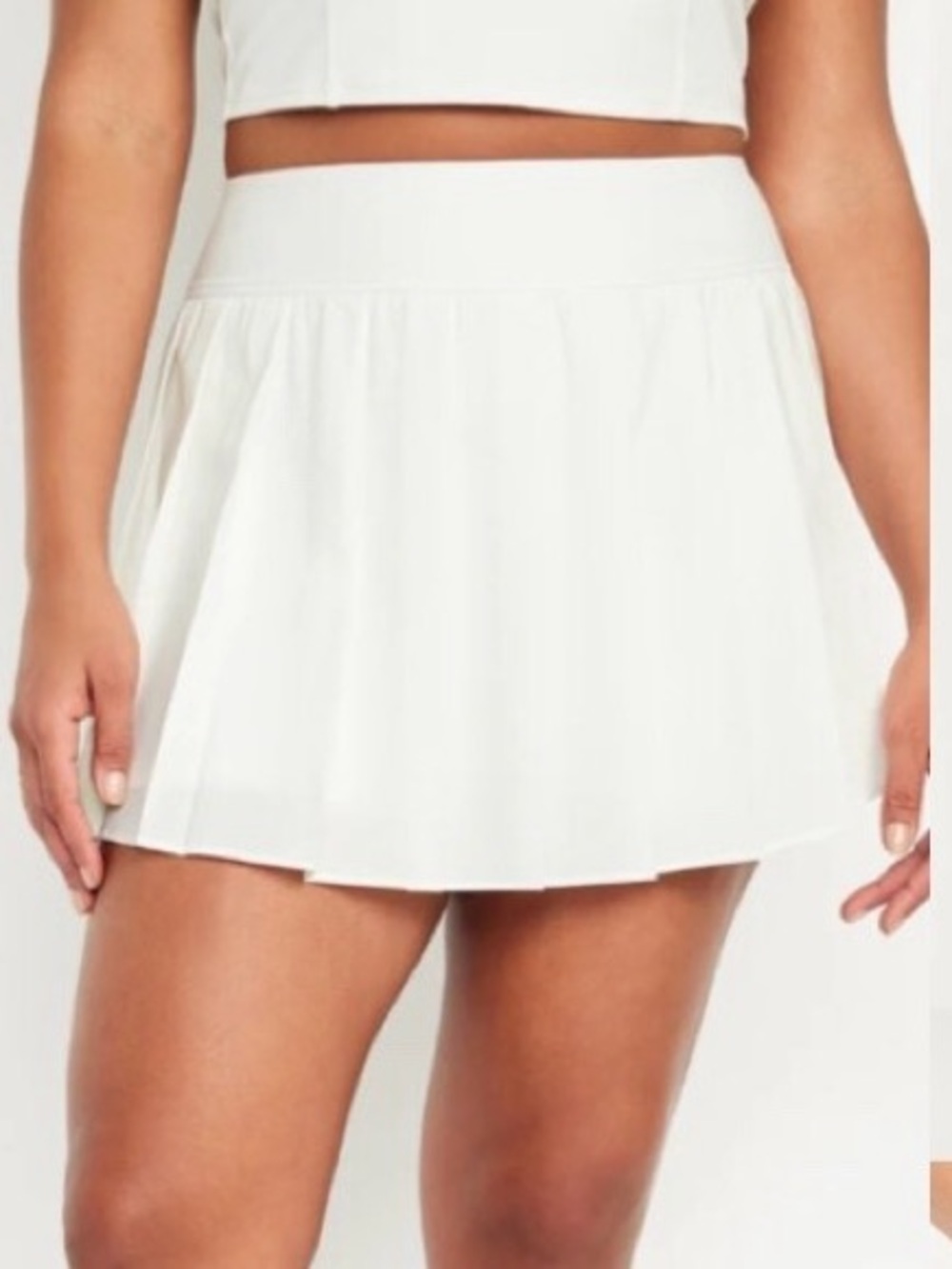 Old Navy White Pleated Athletic Skirt with Wide Waistband